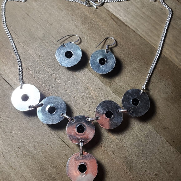 Amethyst necklace with matching earrings - Picture 4 of 8